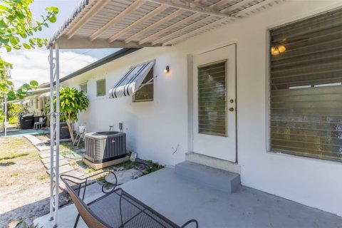 Снять в аренду кондоминиум в Холливуд, Флорида 1 спальня, 55м2, № 2008290 - фото 16