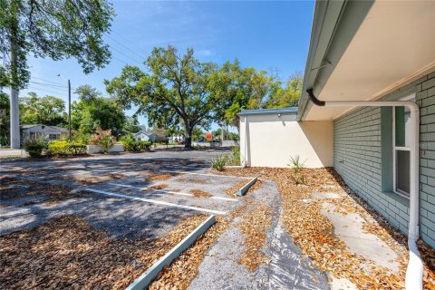 Commercial property in Saint Petersburg, Florida 338.26 sq.m. № 2092562 - photo 18