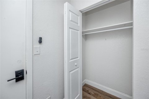 Commercial property in Saint Petersburg, Florida 338.26 sq.m. № 2092562 - photo 29
