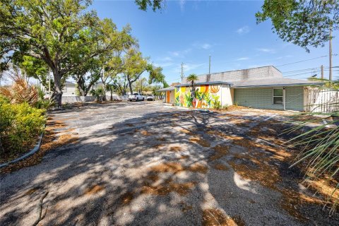 Commercial property in Saint Petersburg, Florida 338.26 sq.m. № 2092562 - photo 17