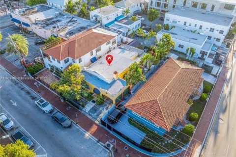 Commercial property in Miami, Florida 137.4 sq.m. № 1965378 - photo 4
