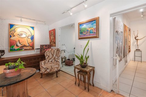 Commercial property in Miami, Florida 137.4 sq.m. № 1965378 - photo 12