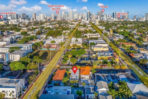 Commercial property in Miami, Florida 137.4 sq.m. № 1965378 - photo 2
