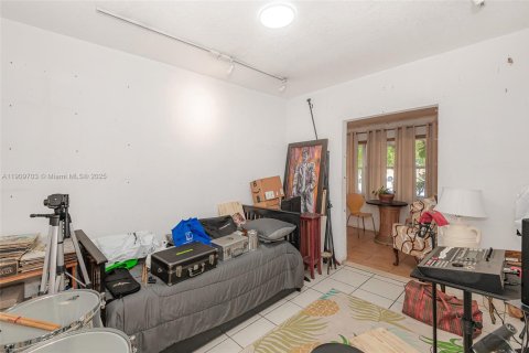 Commercial property in Miami, Florida 137.4 sq.m. № 1965378 - photo 16