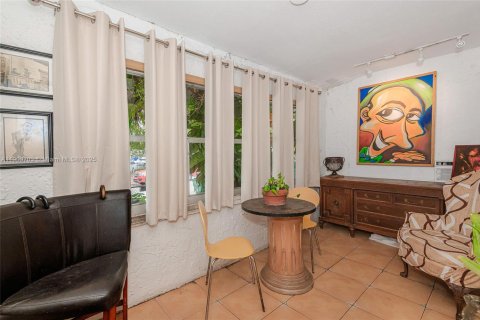 Commercial property in Miami, Florida 137.4 sq.m. № 1965378 - photo 13