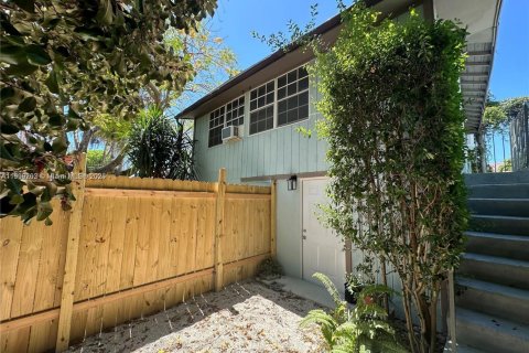 Commercial property in Miami, Florida 137.4 sq.m. № 1965378 - photo 8