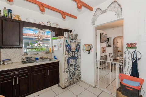 Commercial property in Miami, Florida 137.4 sq.m. № 1965378 - photo 26