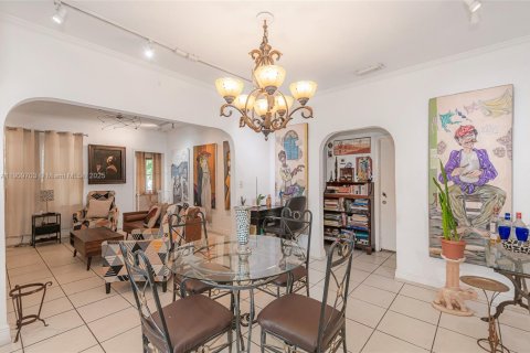 Commercial property in Miami, Florida 137.4 sq.m. № 1965378 - photo 22