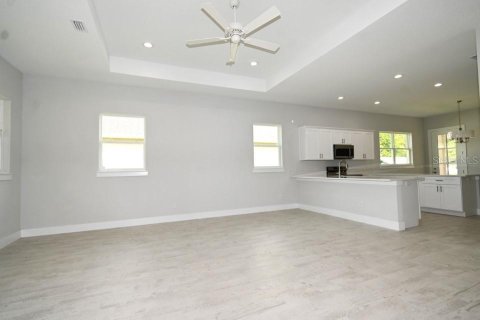 House in Dade City, Florida 3 bedrooms, 148.64 sq.m. № 1685044 - photo 6