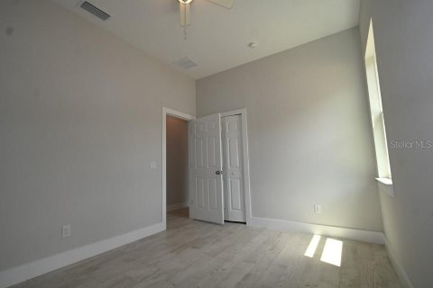 House in Dade City, Florida 3 bedrooms, 148.64 sq.m. № 1685044 - photo 20