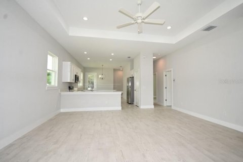 House in Dade City, Florida 3 bedrooms, 148.64 sq.m. № 1685044 - photo 4