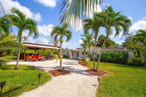 House in Homestead, Florida 5 bedrooms, 314.1 sq.m. № 2044643 - photo 5