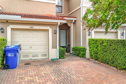 Купить таунхаус в Помпано-Бич, Флорида 3 спальни, 131.92м2, № 1951914 - фото 2