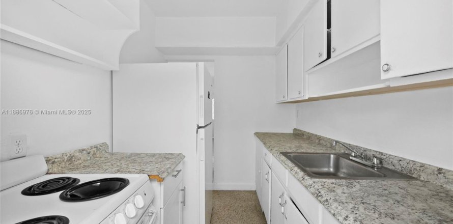 Apartamento en Miami Beach, Florida 2 dormitorios, 74.32 m2 № 1933675