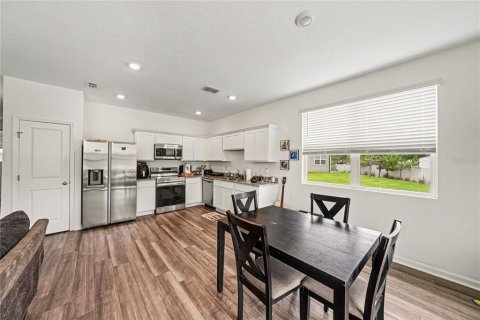 House in Gibsonton, Florida 3 bedrooms, 132.01 sq.m. № 2227115 - photo 4