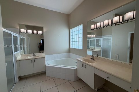 Купить виллу или дом в Делрей-Бич, Флорида 2 спальни, 191.1м2, № 1999064 - фото 18