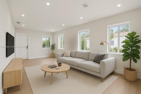 Casa en venta en Hialeah, Florida, 4 dormitorios, 162.58 m2 № 1800729 - foto 2