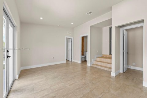 Casa en venta en Hialeah, Florida, 4 dormitorios, 162.58 m2 № 1800729 - foto 18