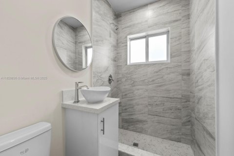 Casa en venta en Hialeah, Florida, 4 dormitorios, 162.58 m2 № 1800729 - foto 20