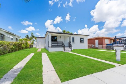 Casa en venta en Hialeah, Florida, 4 dormitorios, 162.58 m2 № 1800729 - foto 29