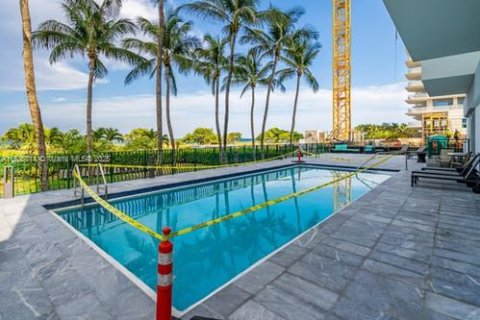 Condominio en alquiler en Surfside, Florida, 1 dormitorio, 97.55 m2 № 1935637 - foto 21