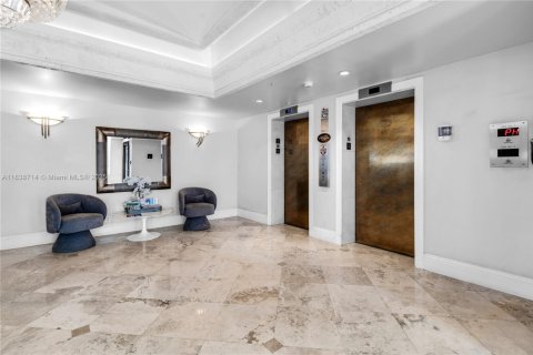 Condominio en alquiler en Surfside, Florida, 1 dormitorio, 97.55 m2 № 1935637 - foto 25