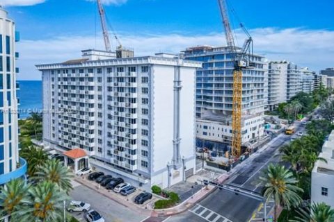 Condominio en alquiler en Surfside, Florida, 1 dormitorio, 97.55 m2 № 1935637 - foto 28