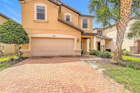 House in Davenport, Florida 7 bedrooms, 296.08 sq.m. № 2322466