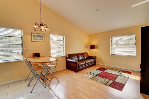 Купить кондоминиум в Бойнтон-Бич, Флорида 2 спальни, 124.02м2, № 2011835 - фото 10