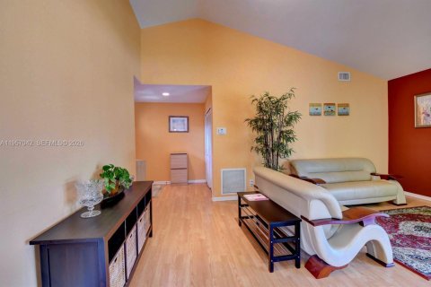 Купить кондоминиум в Бойнтон-Бич, Флорида 2 спальни, 124.02м2, № 2011835 - фото 3