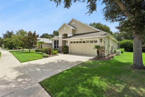 House in Mount Dora, Florida 3 bedrooms, 169.83 sq.m. № 2217018 - photo 4
