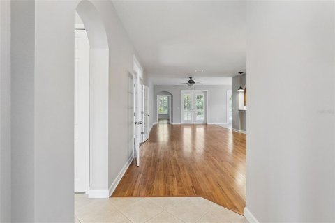House in Mount Dora, Florida 3 bedrooms, 169.83 sq.m. № 2217018 - photo 5