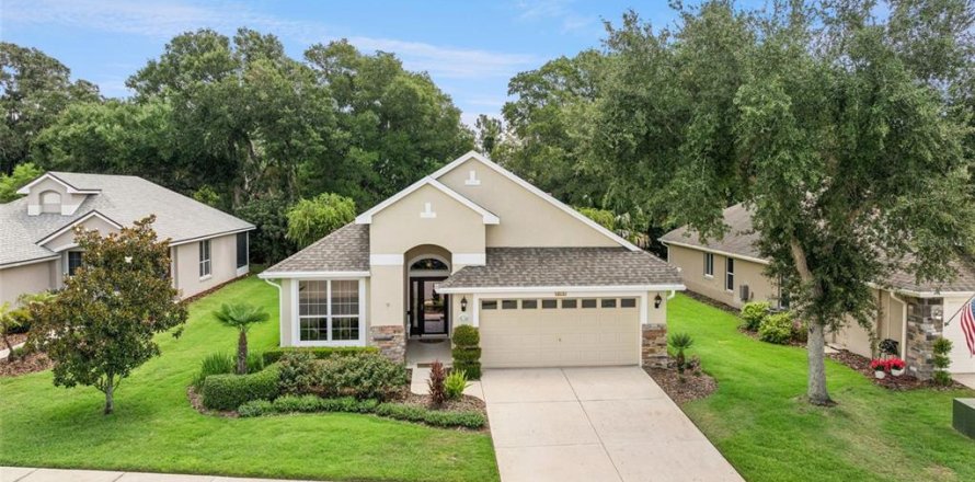 House in Mount Dora, Florida 3 bedrooms, 169.83 sq.m. № 2217018