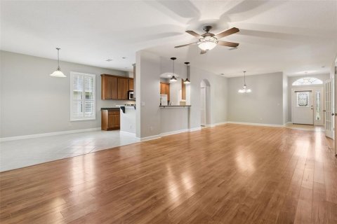 House in Mount Dora, Florida 3 bedrooms, 169.83 sq.m. № 2217018 - photo 9