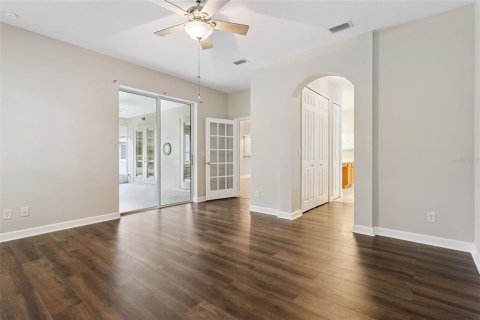 House in Mount Dora, Florida 3 bedrooms, 169.83 sq.m. № 2217018 - photo 20