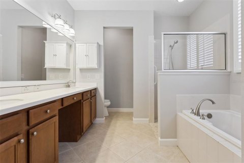 House in Mount Dora, Florida 3 bedrooms, 169.83 sq.m. № 2217018 - photo 28