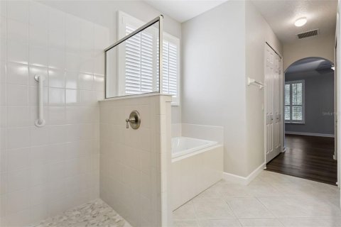 House in Mount Dora, Florida 3 bedrooms, 169.83 sq.m. № 2217018 - photo 27