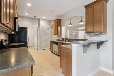 House in Mount Dora, Florida 3 bedrooms, 169.83 sq.m. № 2217018 - photo 16