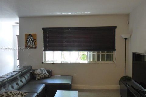 Copropriété à vendre à Miami Lakes, Floride: 1 chambre, 65.03 m2 № 2414809 - photo 2