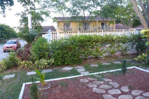 Copropriété à vendre à Miami Lakes, Floride: 1 chambre, 65.03 m2 № 2414809 - photo 14