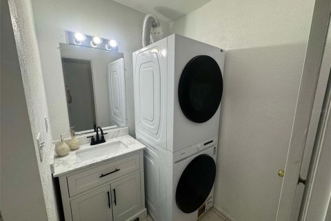 Copropriété à vendre à Saint Petersburg, Floride: 1 chambre, 73.11 m2 № 1395313 - photo 9