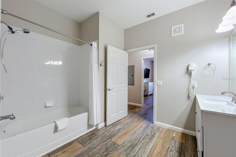 Condo in Orlando, Florida, 2 bedrooms № 2239651 - photo 13