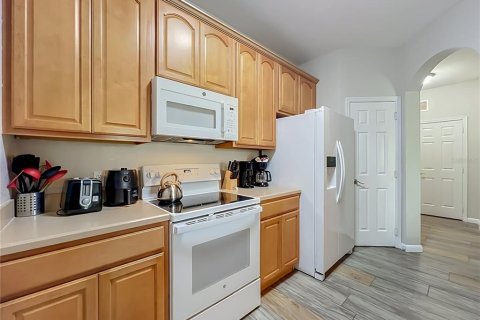 Condo in Orlando, Florida, 2 bedrooms № 2239651 - photo 17