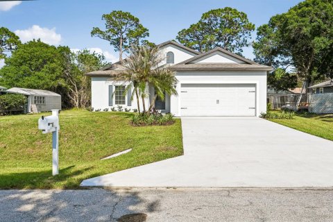 House in St. Lucie, Florida 3 bedrooms, 143.07 sq.m. № 2245588 - photo 4