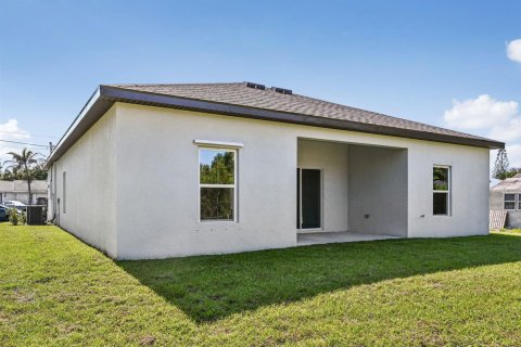 House in St. Lucie, Florida 3 bedrooms, 143.07 sq.m. № 2245588 - photo 6