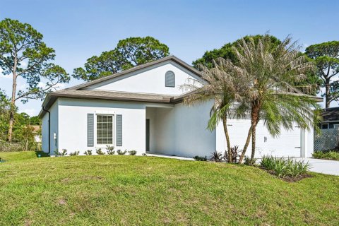 House in St. Lucie, Florida 3 bedrooms, 143.07 sq.m. № 2245588 - photo 3