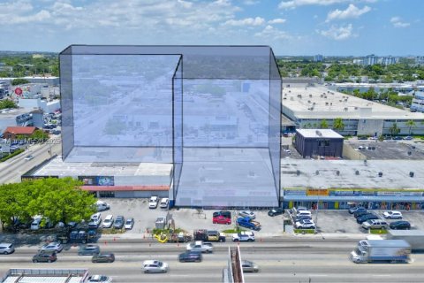 Propiedad comercial en venta en Miami, Florida № 1867130 - foto 1