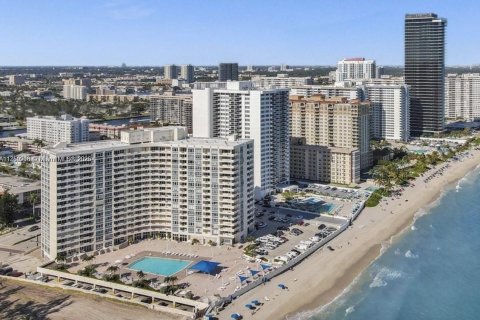 Condo in Hallandale Beach, Florida, 1 bedroom  № 1962164