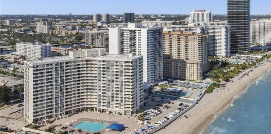 Condo in Hallandale Beach, Florida, 1 bedroom  № 1962164