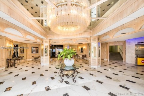 Condo in Hallandale Beach, Florida, 1 bedroom  № 1962164 - photo 8